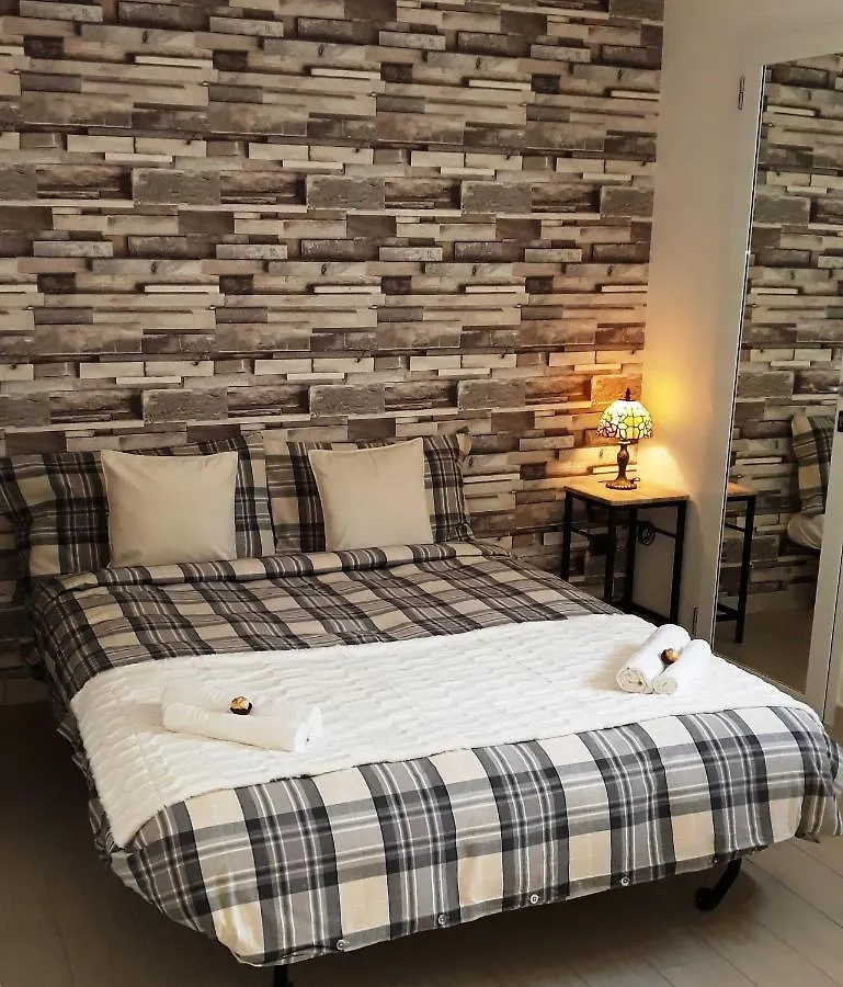 Nadine Penthouse Studio Apartment Naples